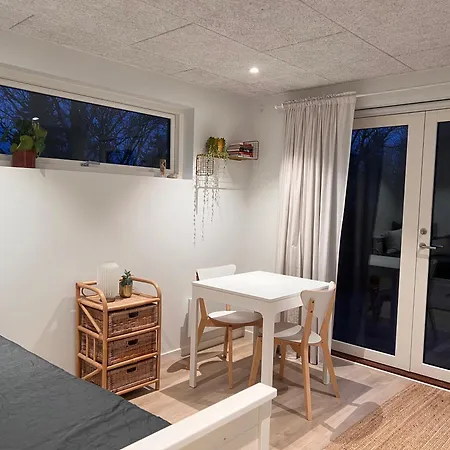 Cosy In Peaceful Garden Surroundings 3*